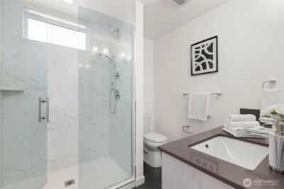 9518 Interlake Avenue N, Seattle, WA 98103 - Photo 28