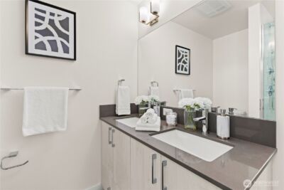 9518 Interlake Avenue N, Seattle, WA 98103 - Photo 29