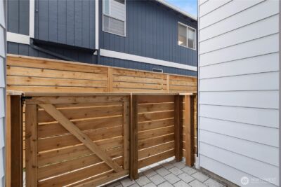 9518 Interlake Avenue N, Seattle, WA 98103 - Photo 35