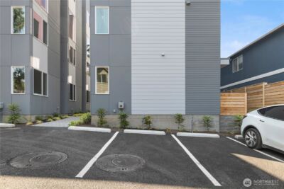 9518 Interlake Avenue N, Seattle, WA 98103 - Photo 37