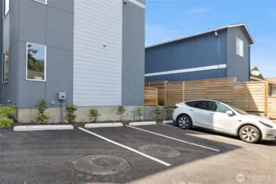 9518 Interlake Avenue N, Seattle, WA 98103 - Photo 38