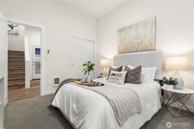 9518 Interlake Avenue N, Seattle, WA 98103 - Photo 9