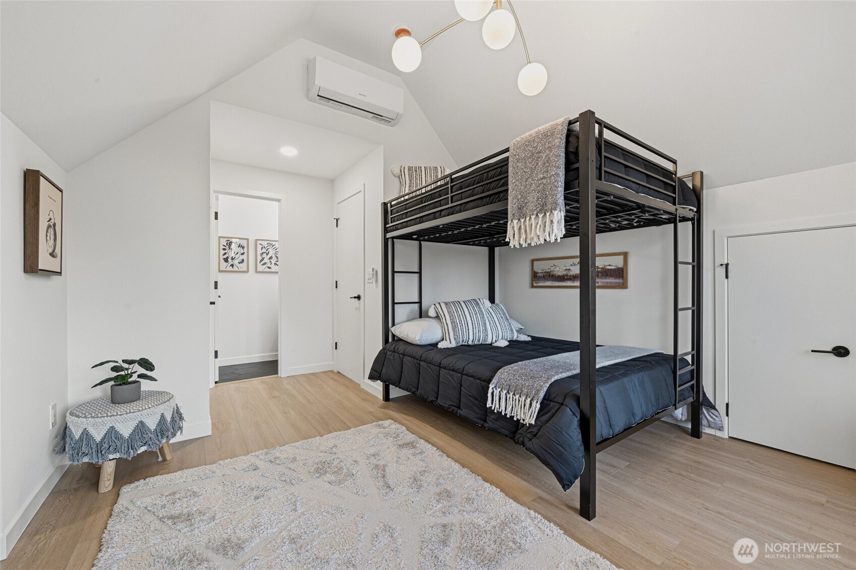 3708 Schmitz Avenue SW, Seattle, WA 98116