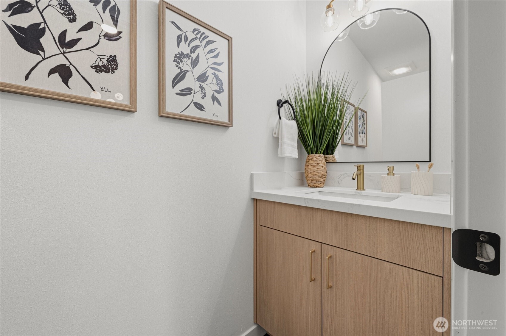 3708 Schmitz Avenue SW, Seattle, WA 98116