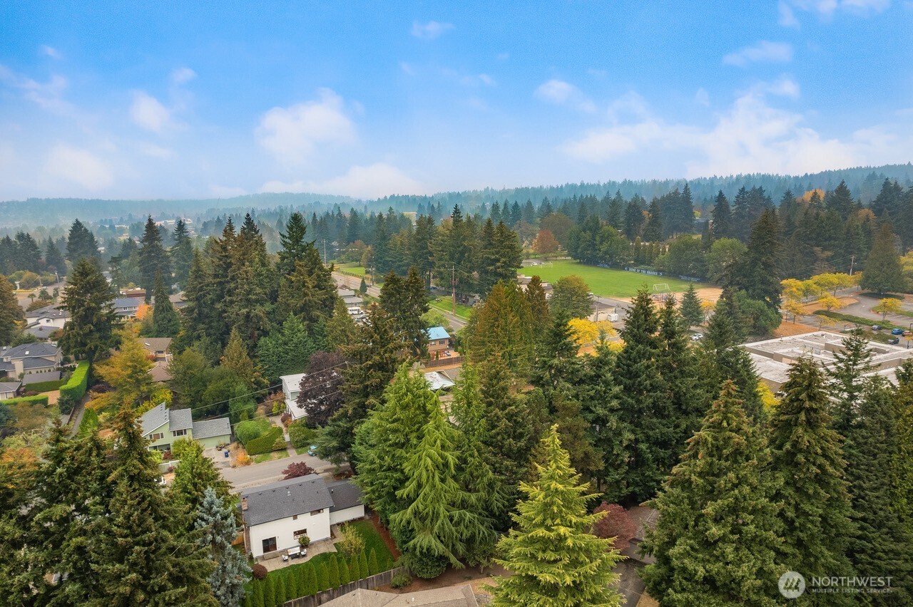 10703 NE 53rd Street , Kirkland, WA 98033