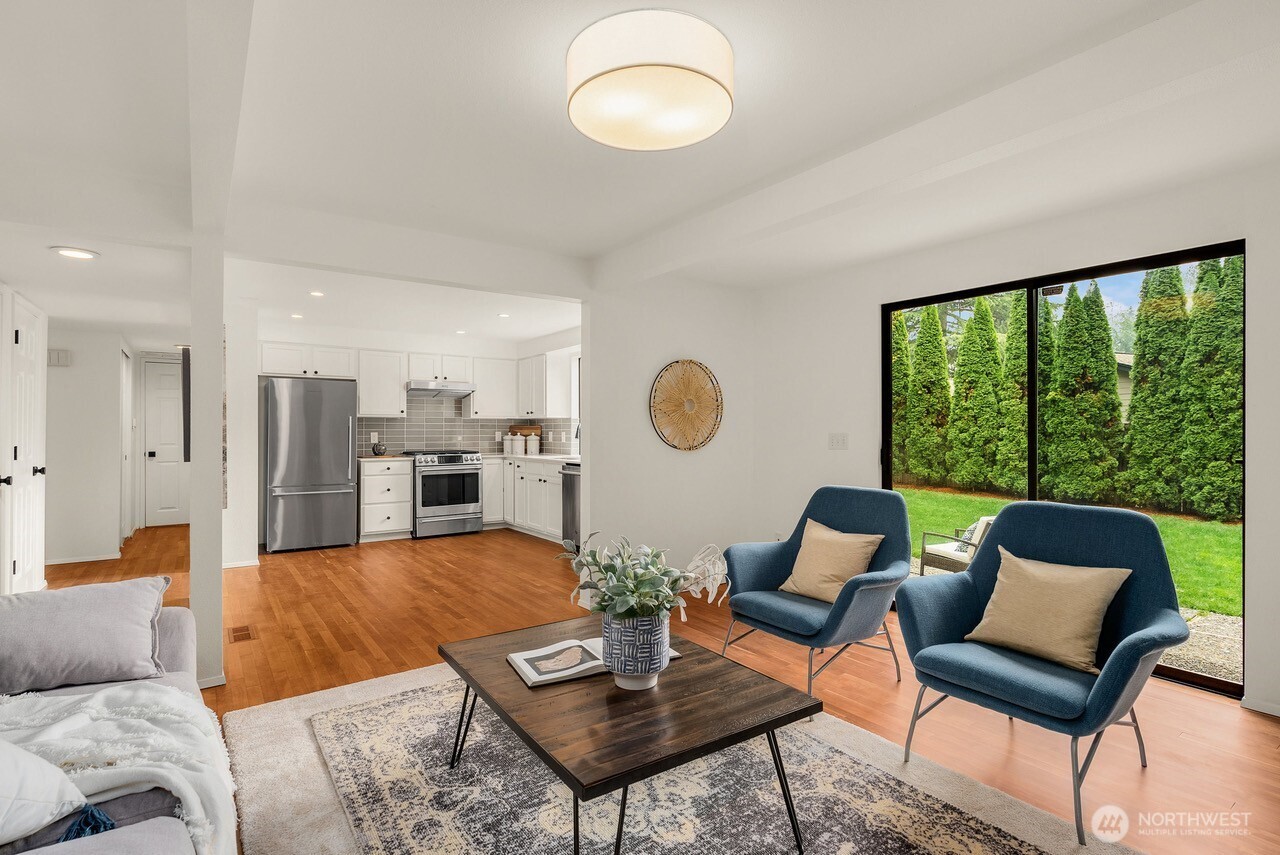 10703 NE 53rd Street , Kirkland, WA 98033