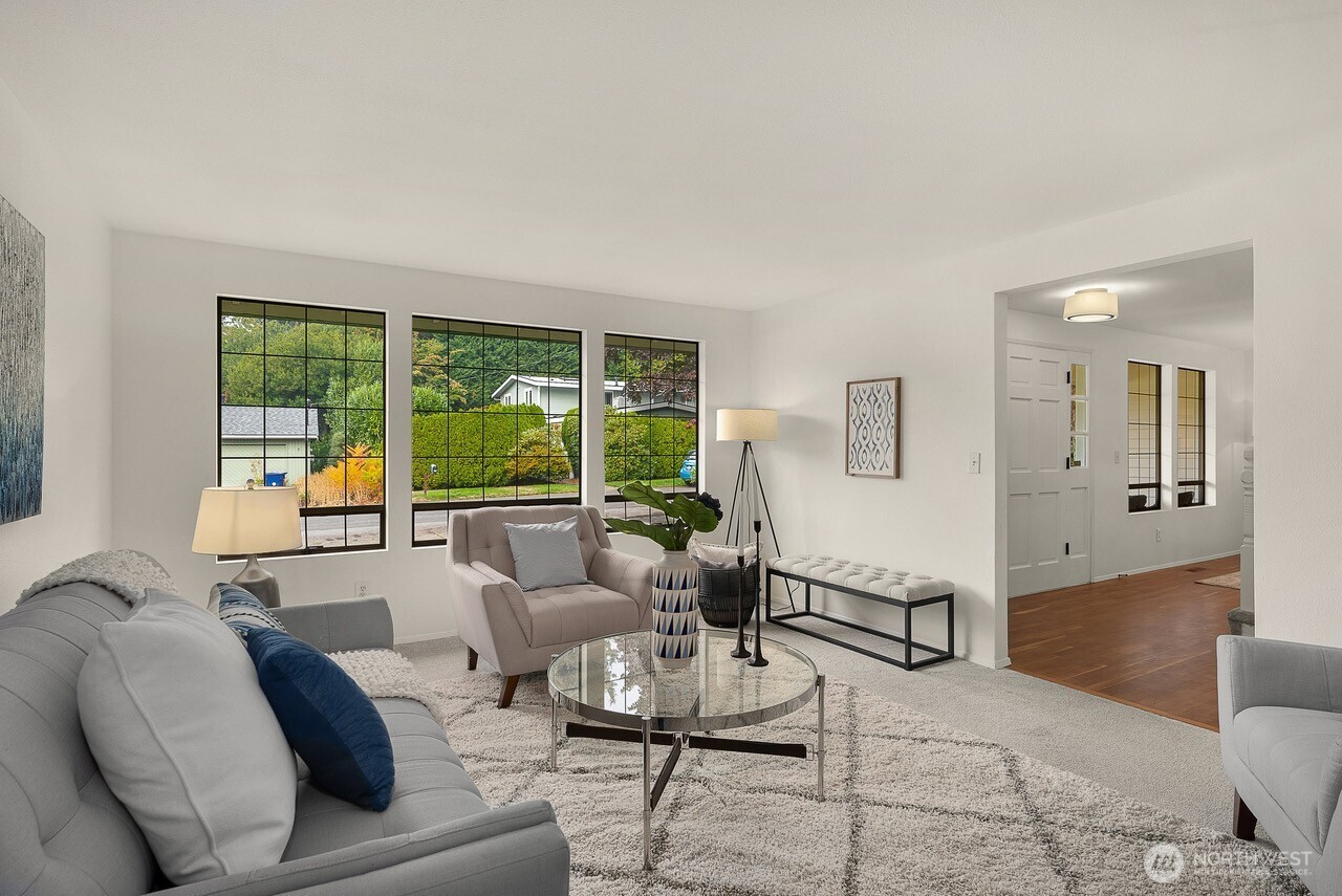 10703 NE 53rd Street , Kirkland, WA 98033