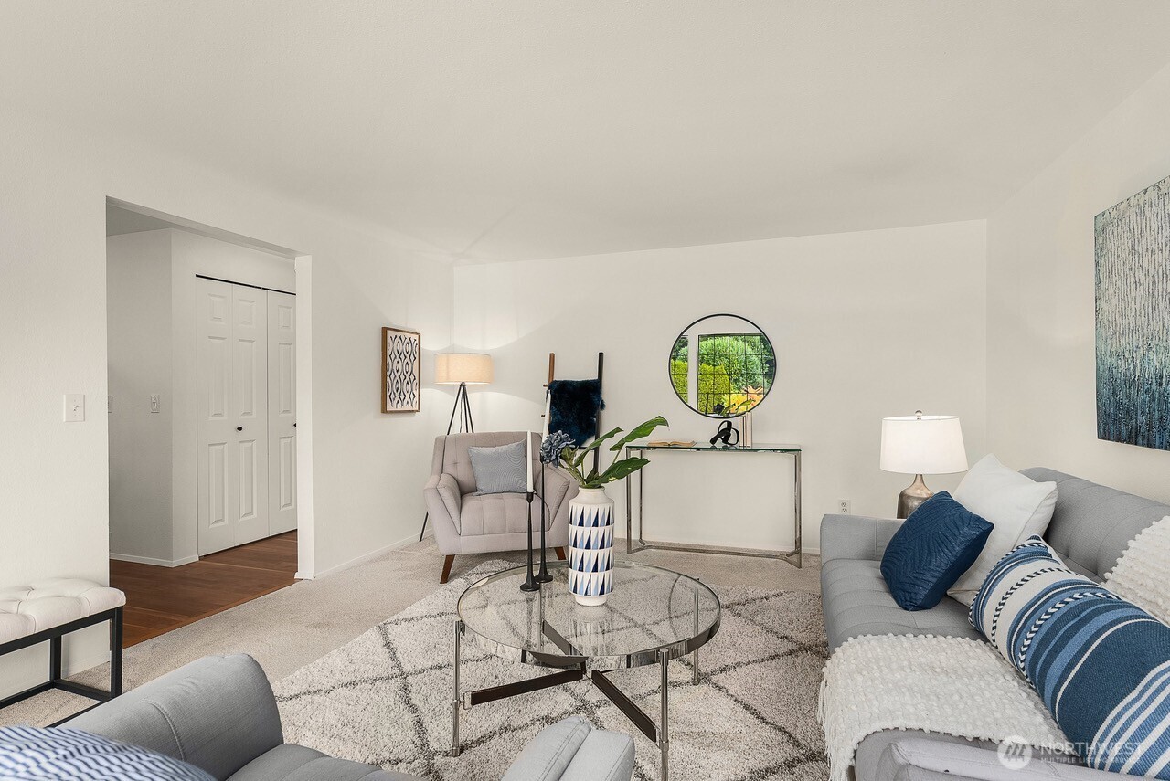 10703 NE 53rd Street , Kirkland, WA 98033