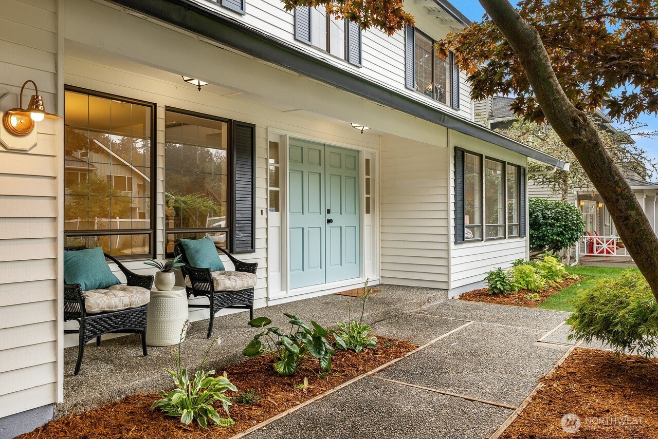 10703 NE 53rd Street , Kirkland, WA 98033