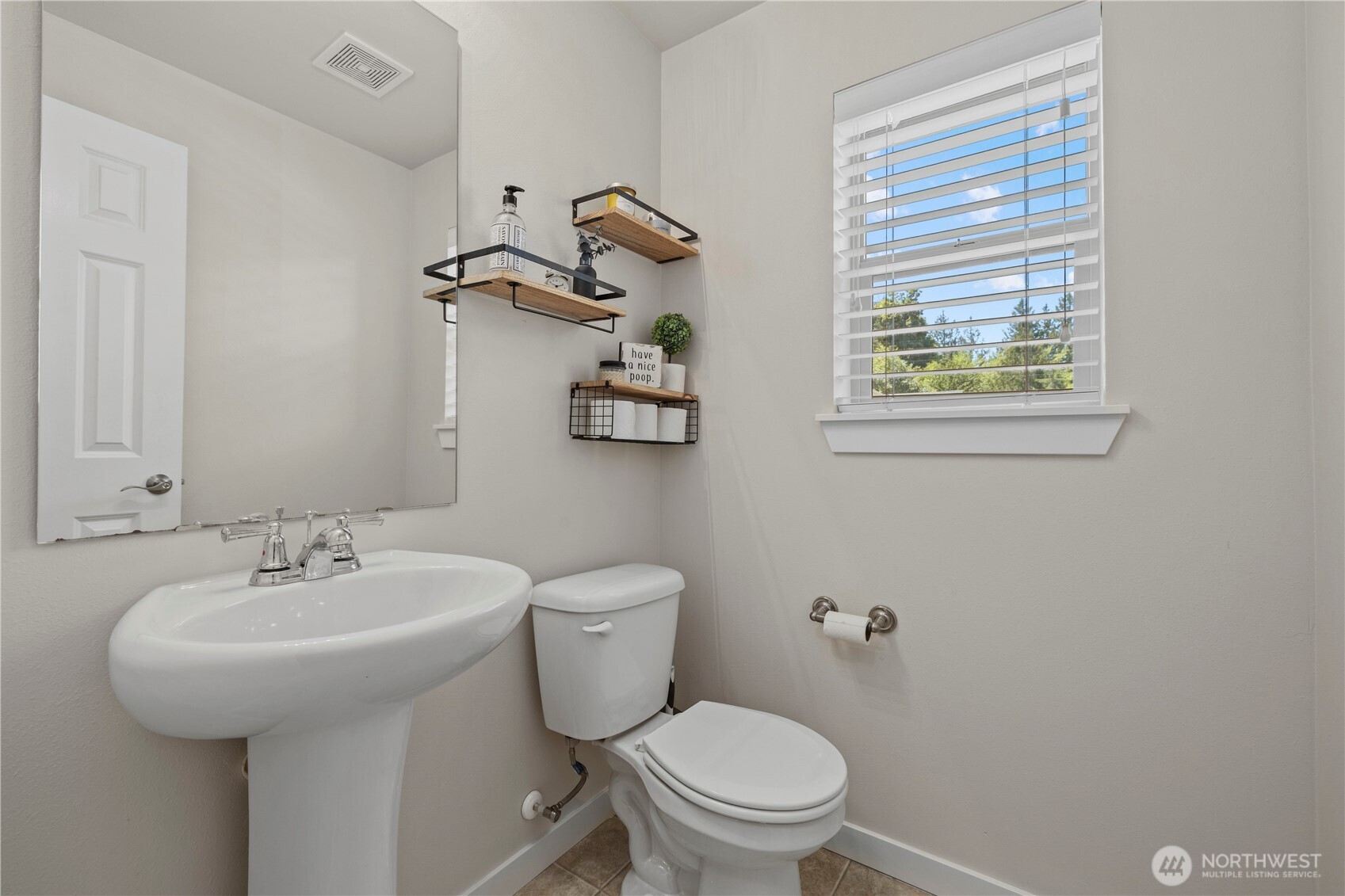 1900 Weaver Road #L102, Snohomish, WA 98290