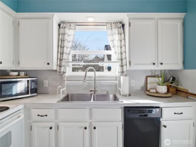 302 S Albert Street , Port Angeles, WA 98362 - Photo 15