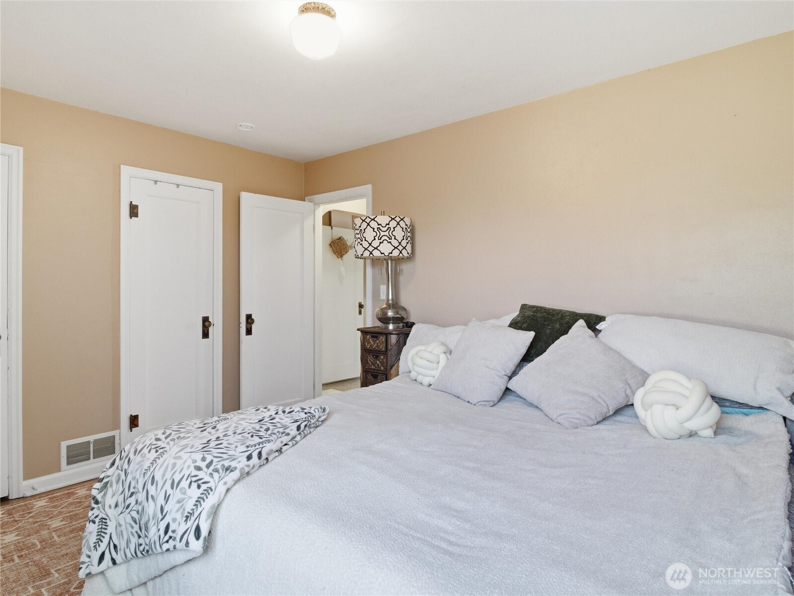 302 S Albert Street , Port Angeles, WA 98362