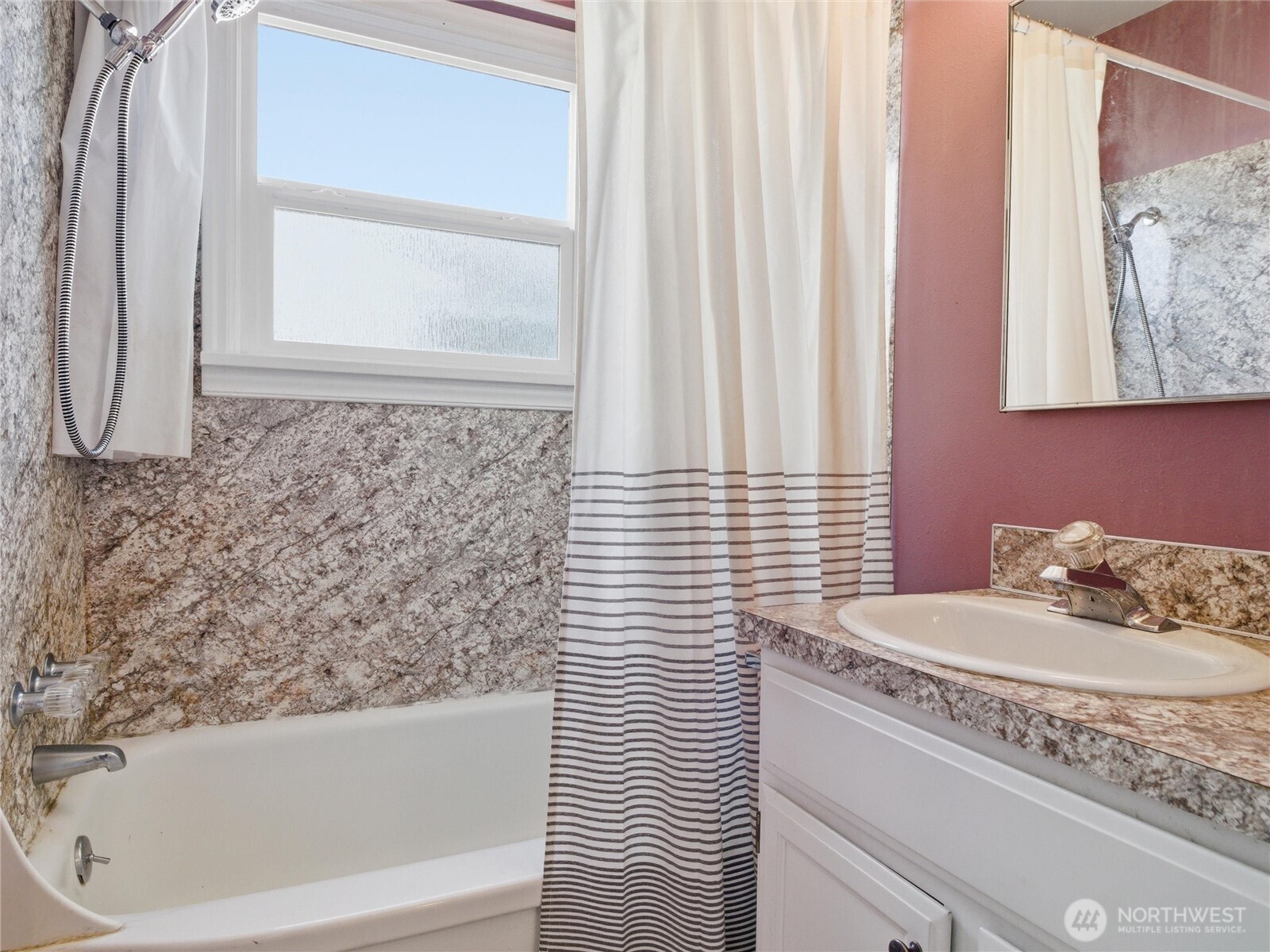 302 S Albert Street , Port Angeles, WA 98362