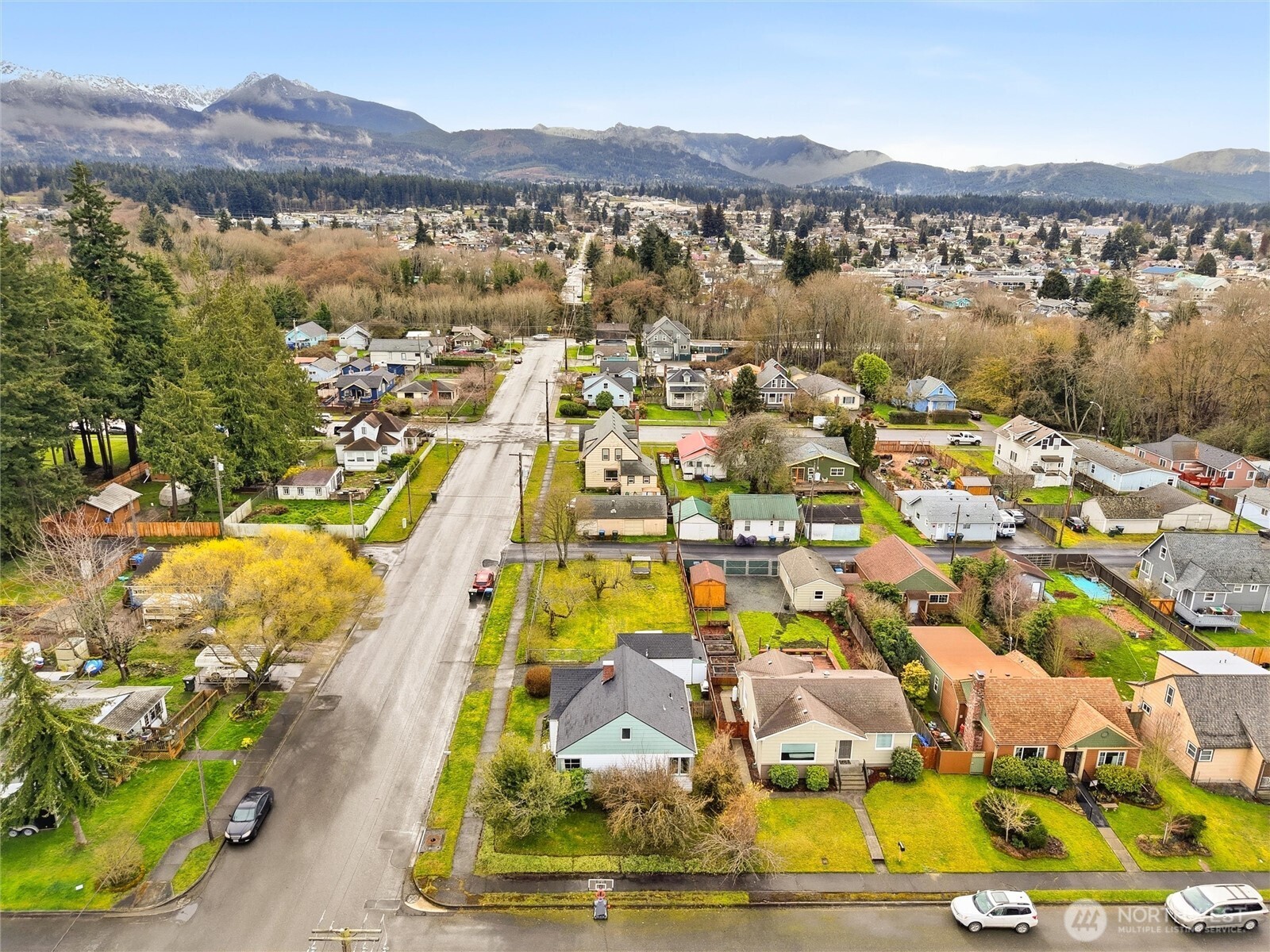 302 S Albert Street , Port Angeles, WA 98362