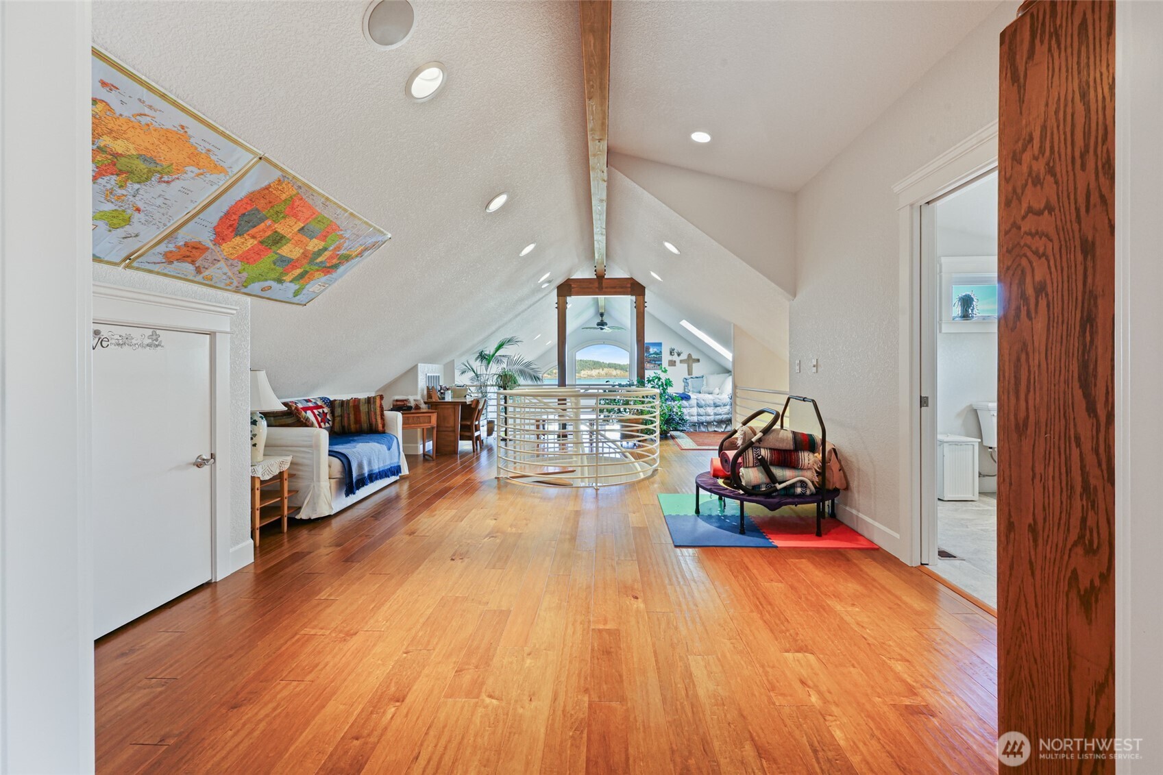 201 E Smith Cove Way , Shelton, WA 98584