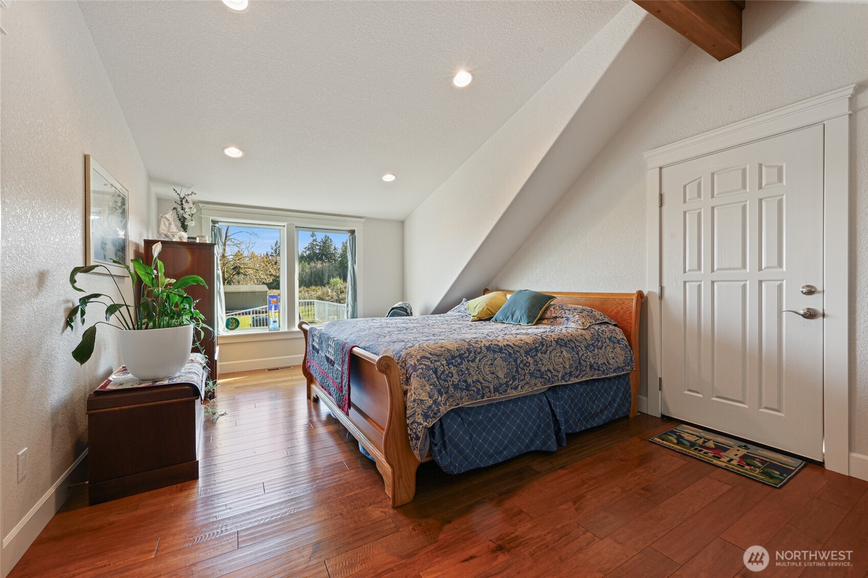 201 E Smith Cove Way , Shelton, WA 98584