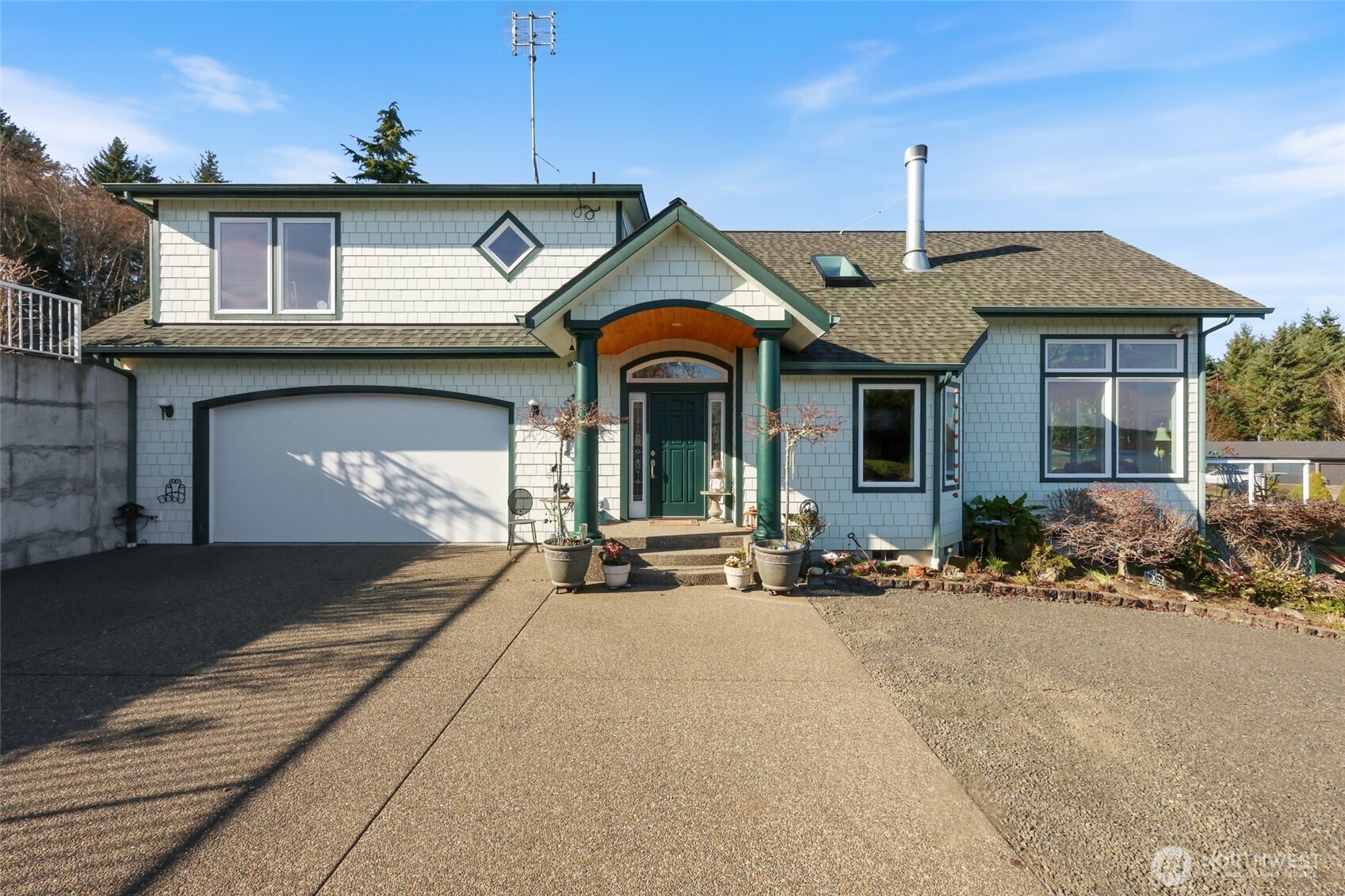 201 E Smith Cove Way , Shelton, WA 98584