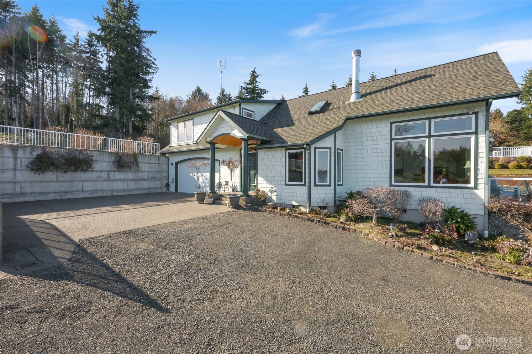 201 E Smith Cove Way , Shelton, WA 98584