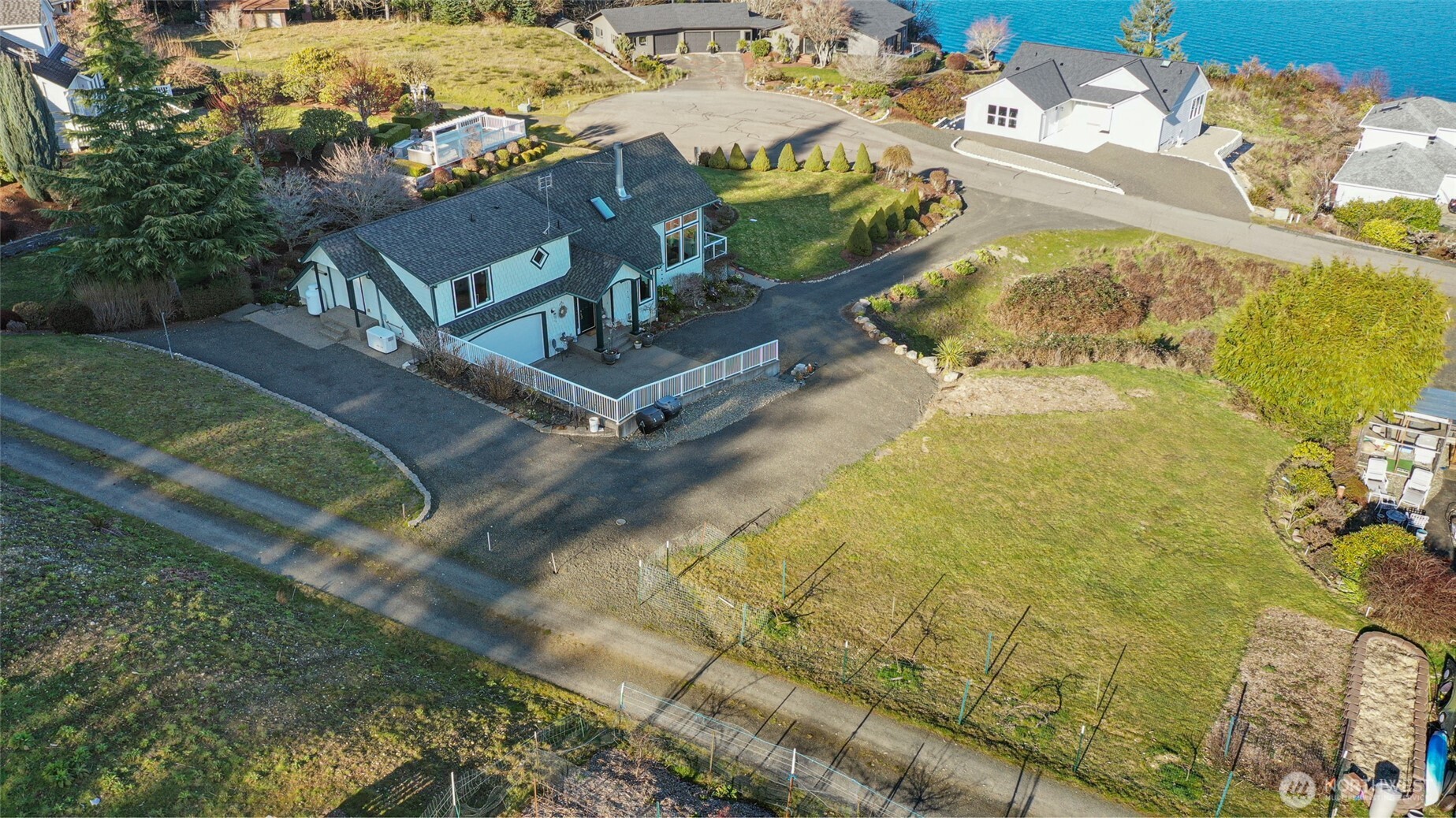 201 E Smith Cove Way , Shelton, WA 98584