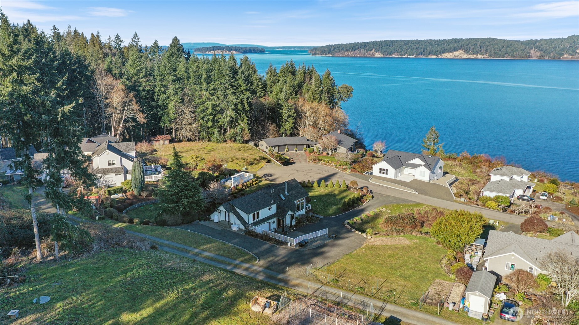 201 E Smith Cove Way , Shelton, WA 98584