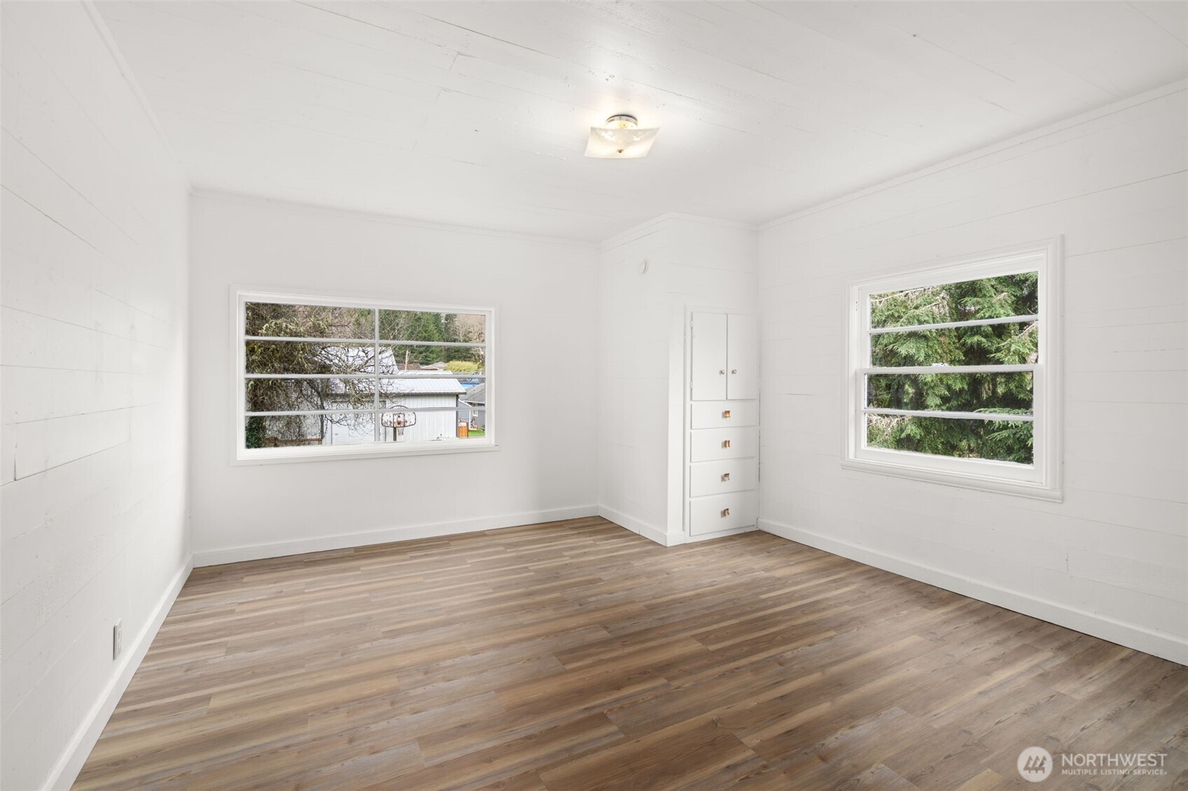 1036 Fowler Street , Raymond, WA 98577