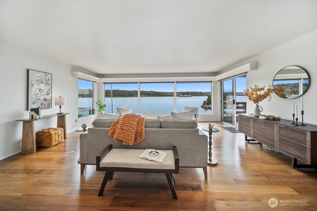 711 Shore Drive , Bremerton, WA 98310