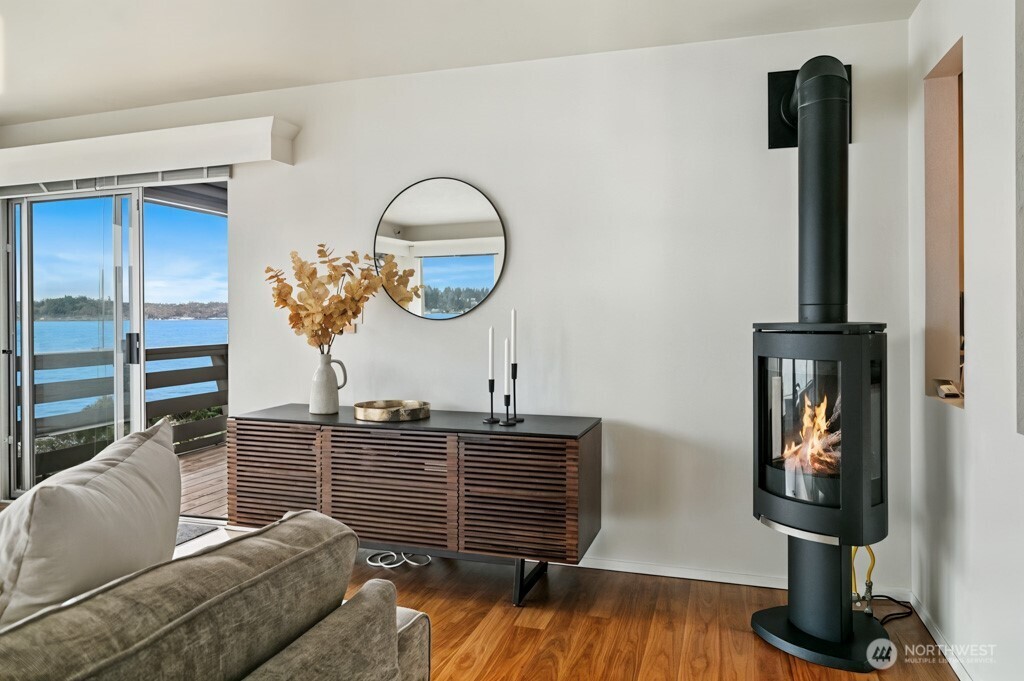 711 Shore Drive , Bremerton, WA 98310