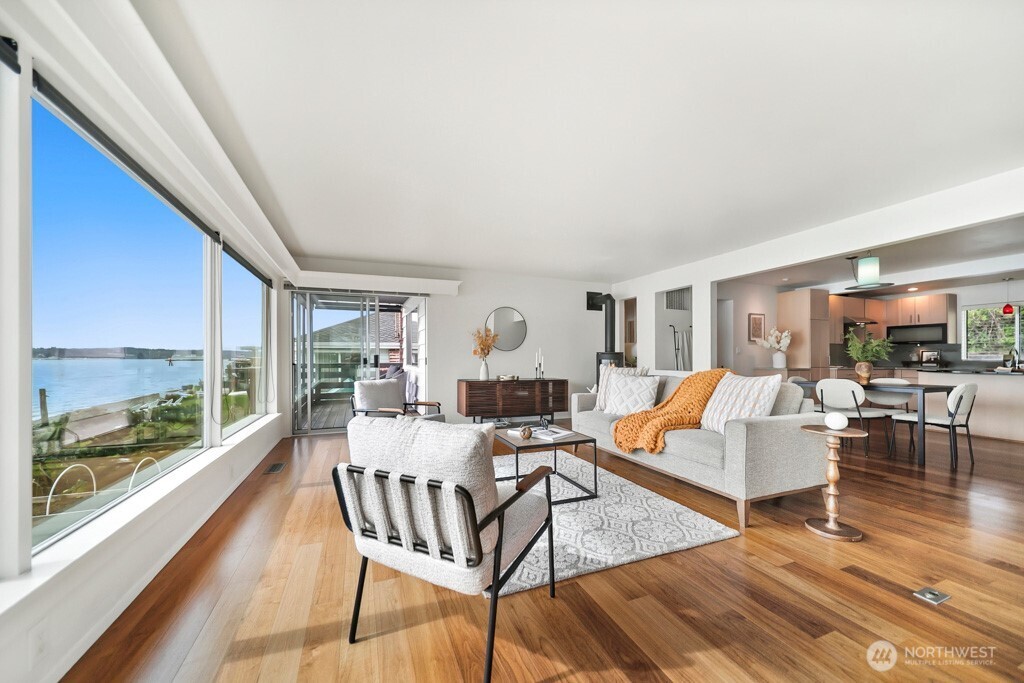 711 Shore Drive , Bremerton, WA 98310