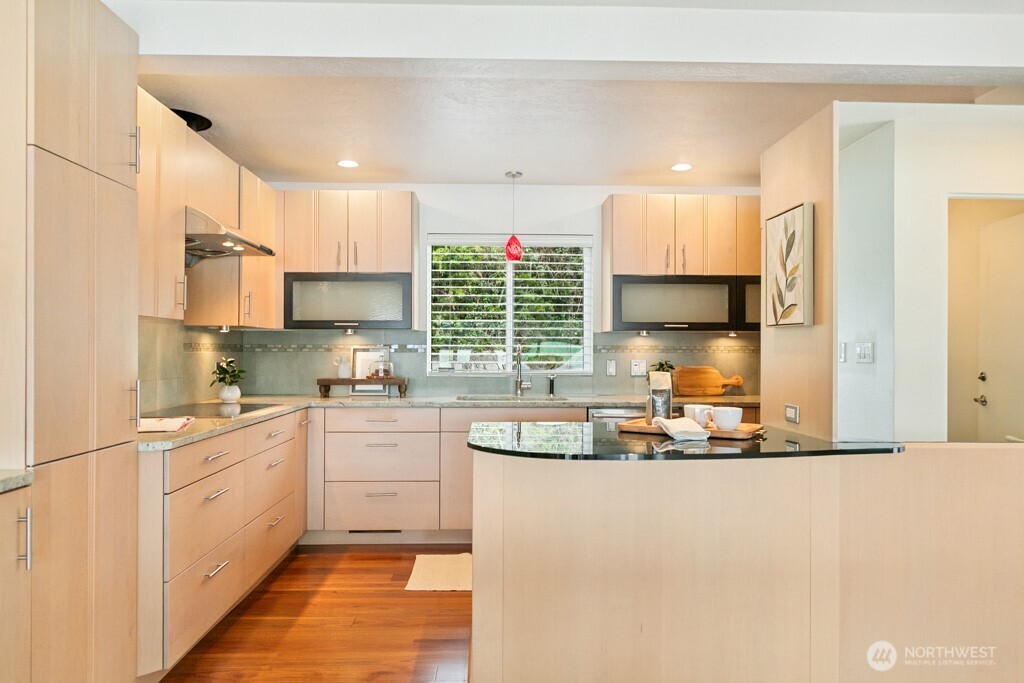 711 Shore Drive , Bremerton, WA 98310