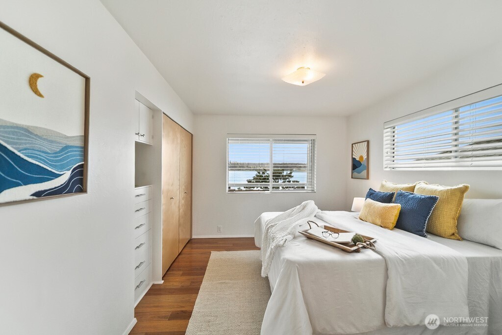 711 Shore Drive , Bremerton, WA 98310