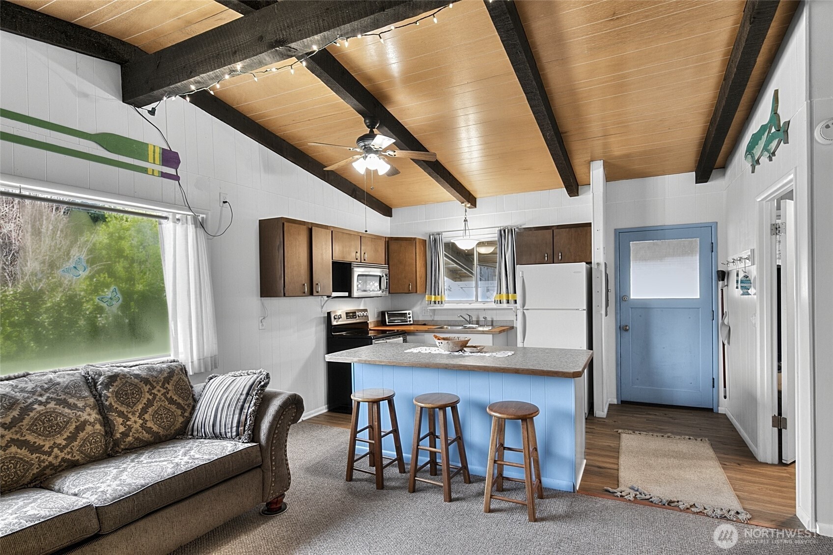 16 Oyehut Road , Hoquiam, WA 98550