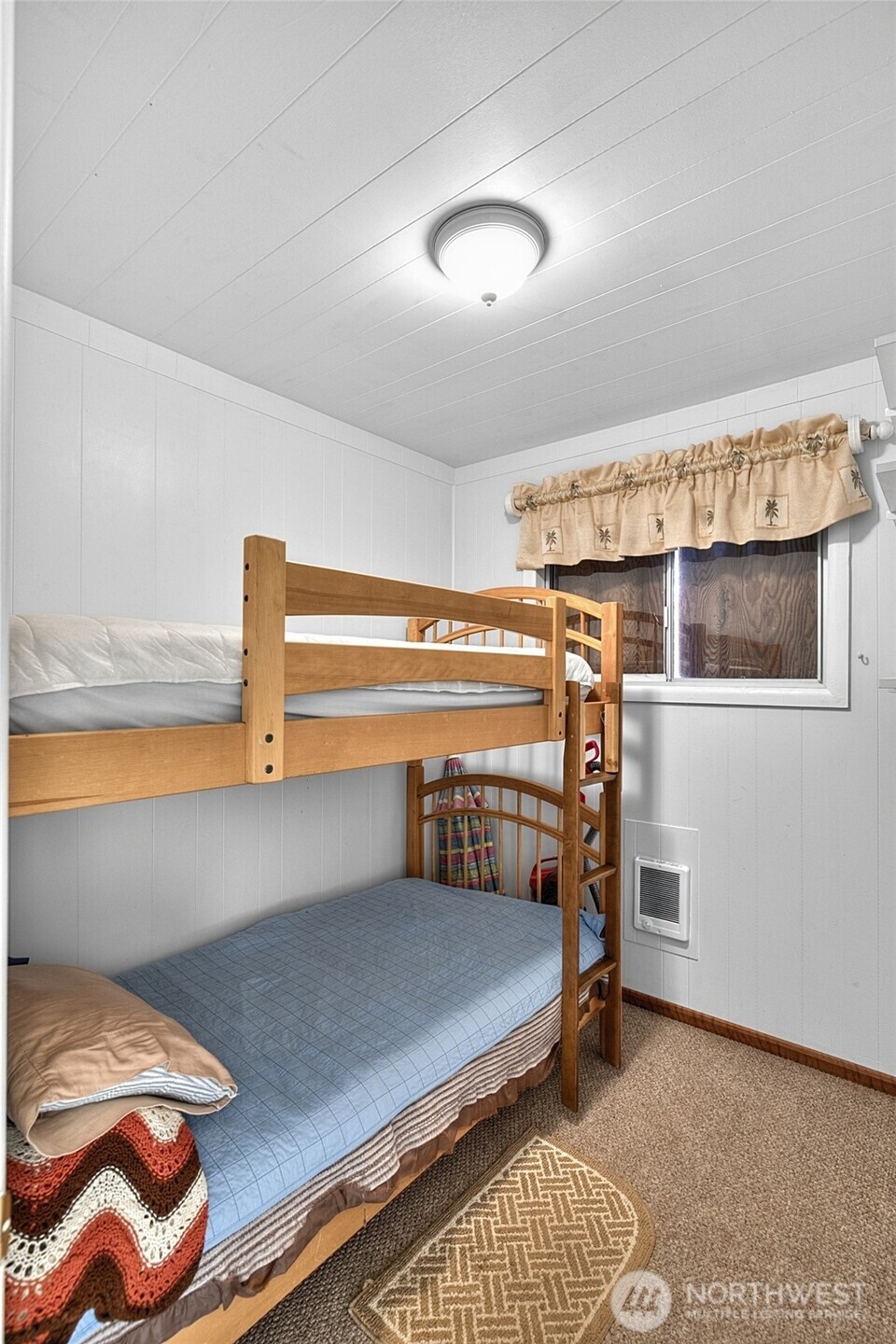 16 Oyehut Road , Hoquiam, WA 98550