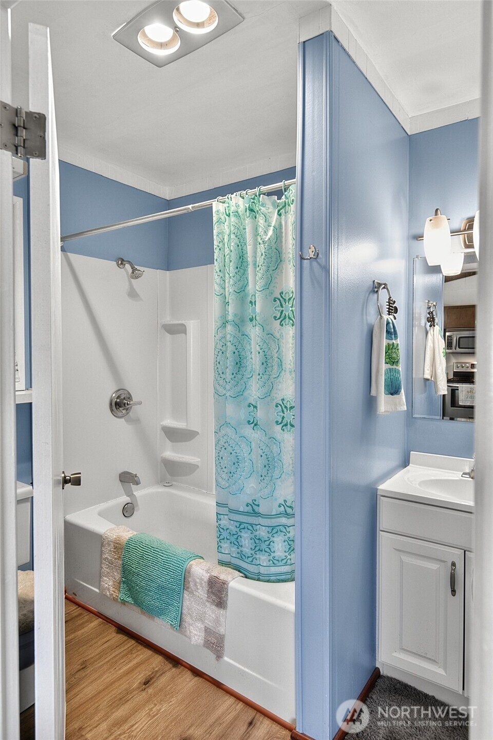 16 Oyehut Road , Hoquiam, WA 98550