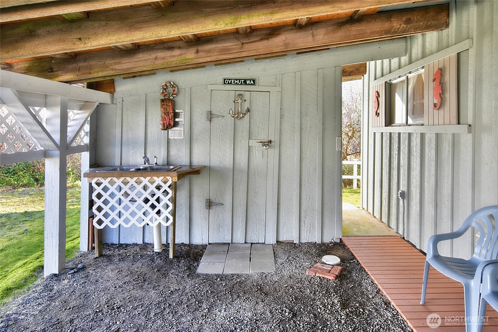 16 Oyehut Road , Hoquiam, WA 98550