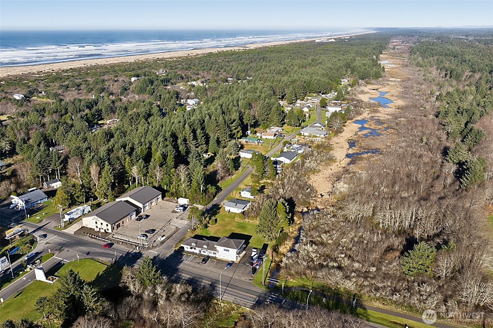 16 Oyehut Road , Hoquiam, WA 98550