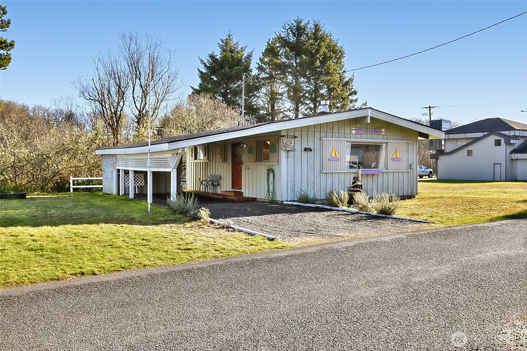 16 Oyehut Road , Hoquiam, WA 98550
