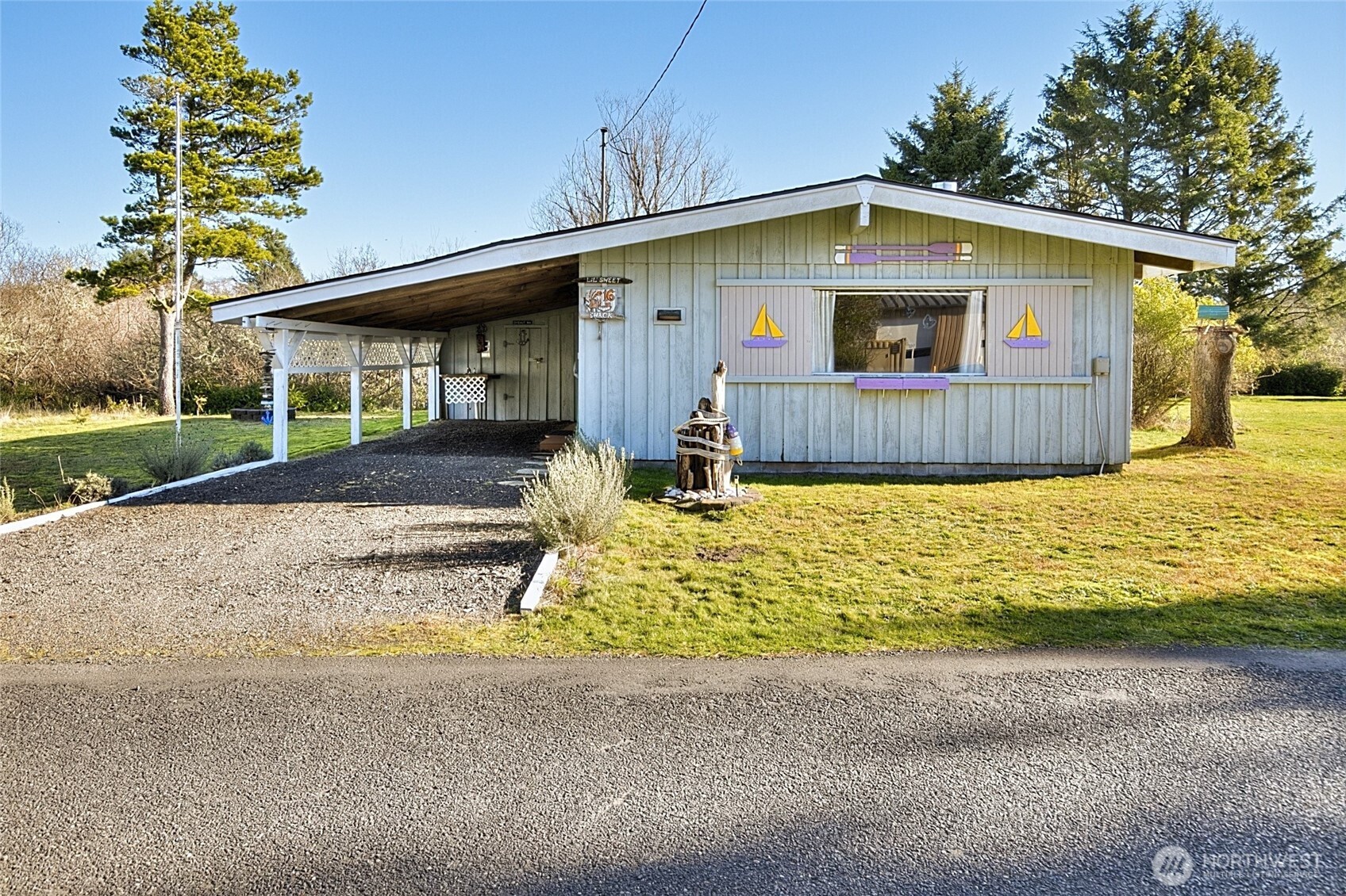 16 Oyehut Road , Hoquiam, WA 98550