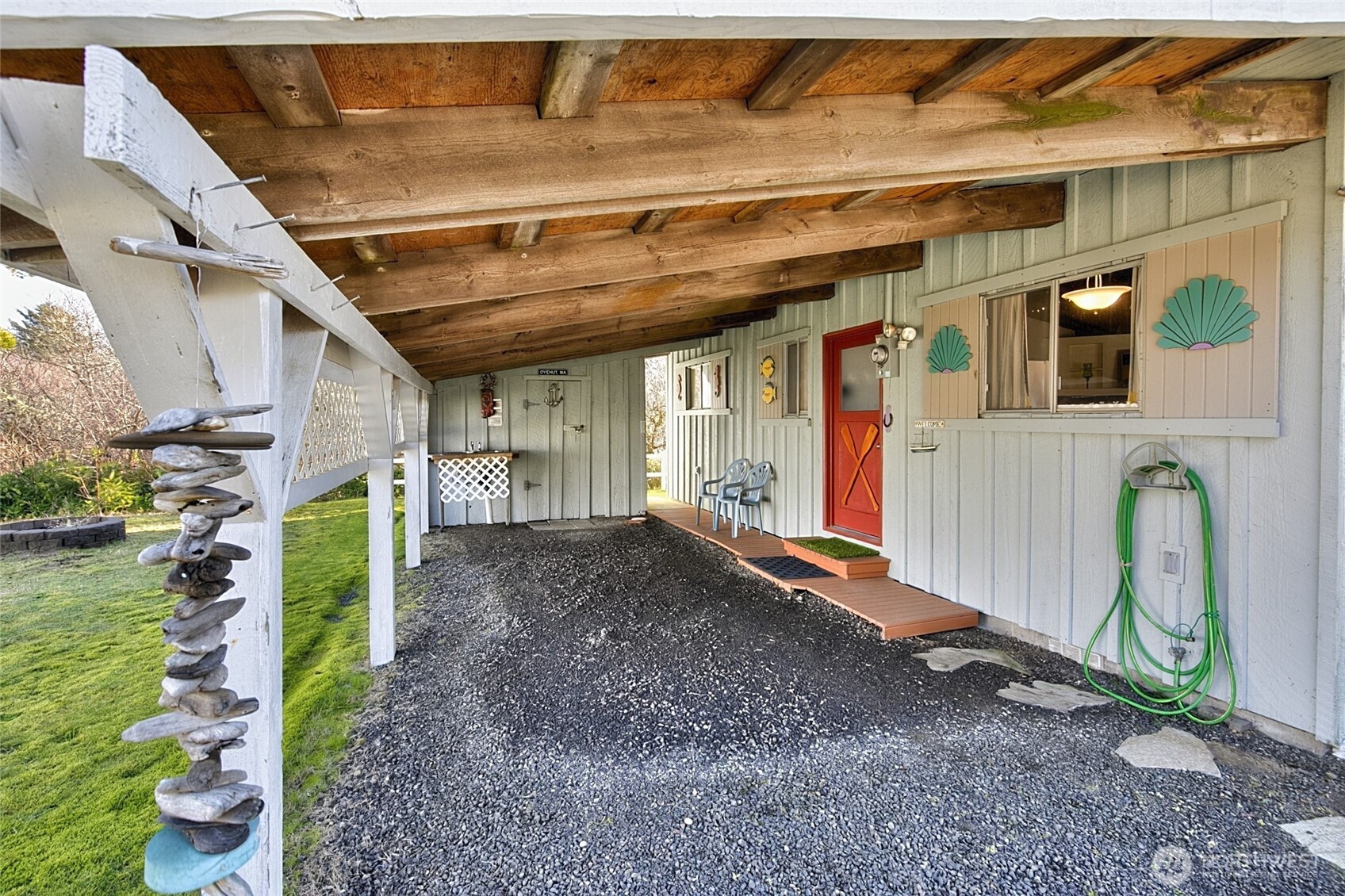 16 Oyehut Road , Hoquiam, WA 98550