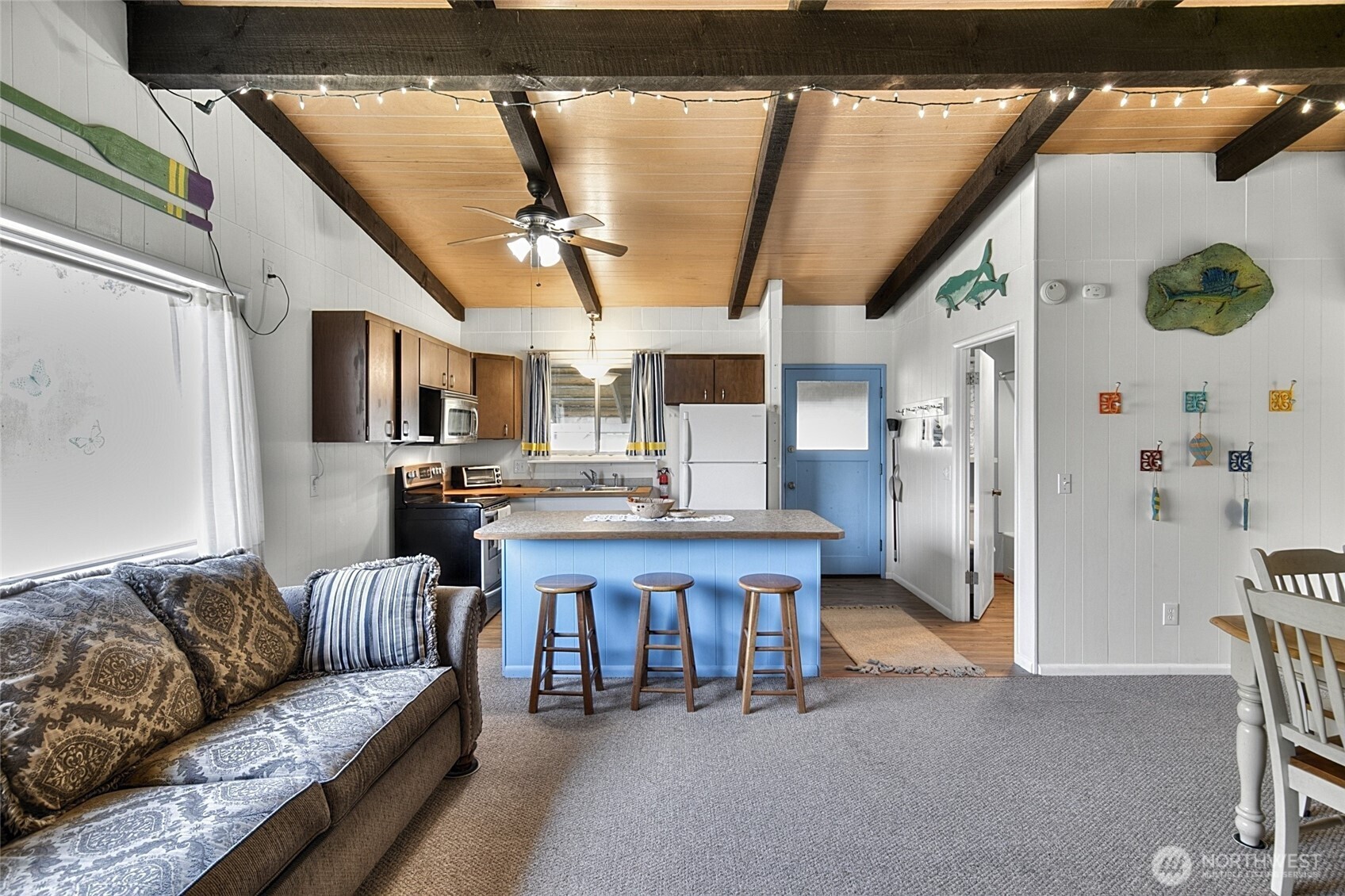 16 Oyehut Road , Hoquiam, WA 98550