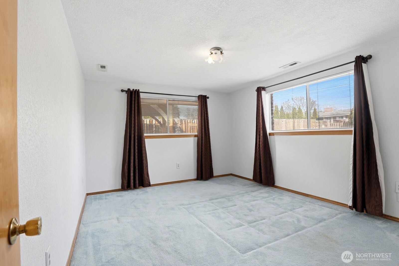 119 N 46th Avenue , Yakima, WA 98908