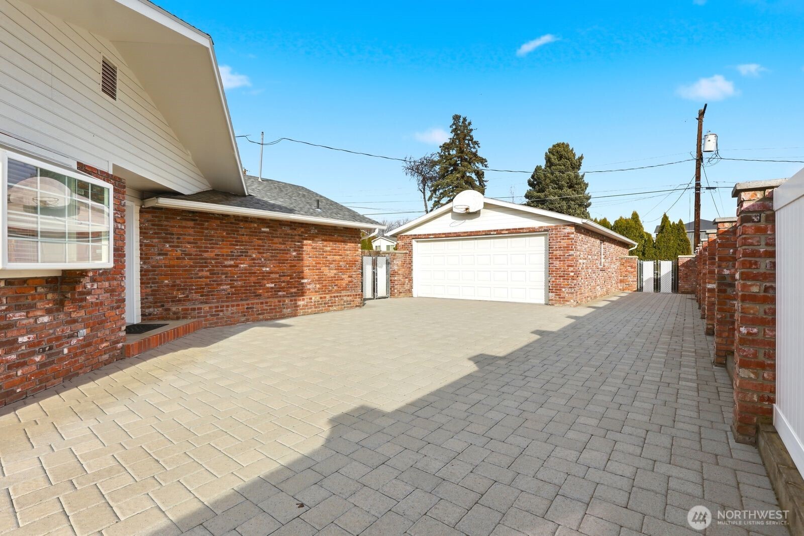 119 N 46th Avenue , Yakima, WA 98908