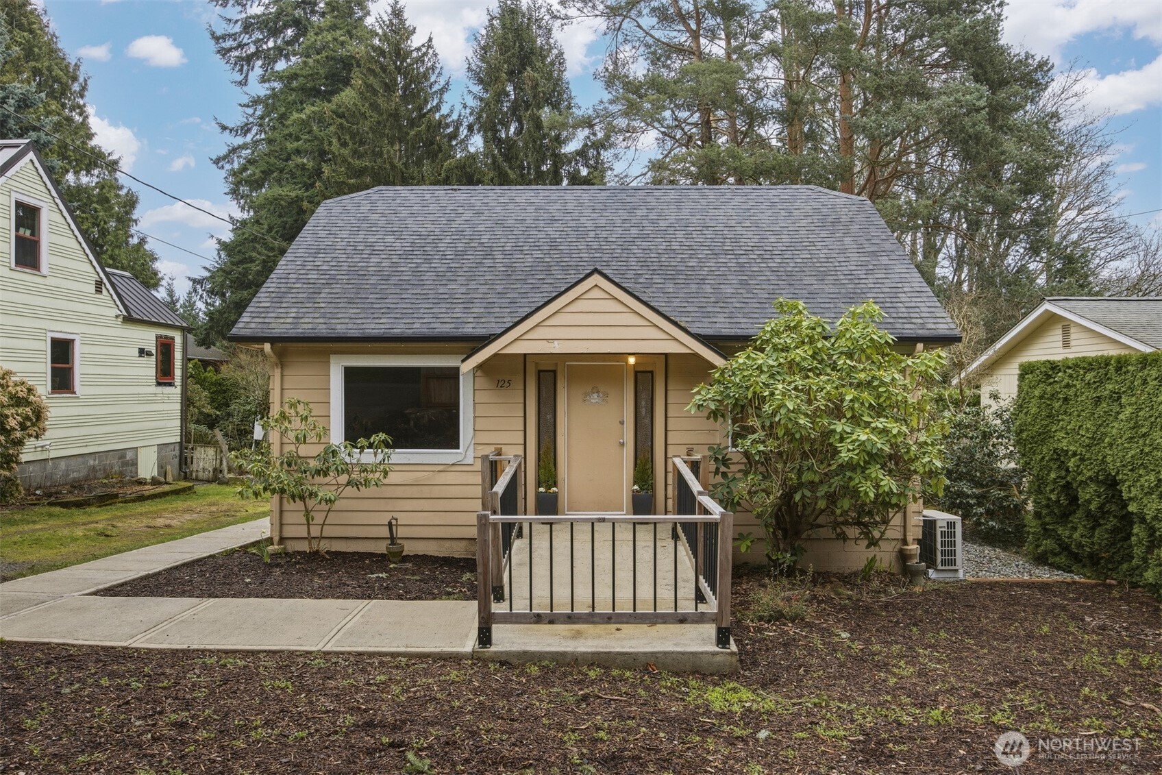 125 34th Street , Bellingham, WA 98225-6058