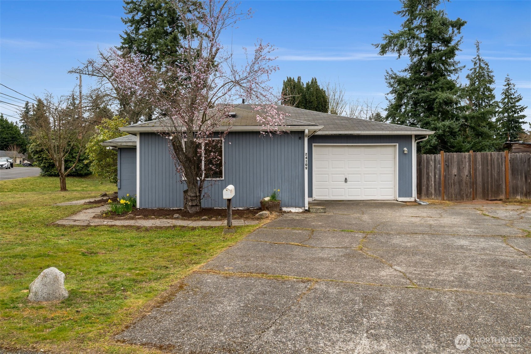 24109 57th Place W, Lake Forest Park, WA 98043
