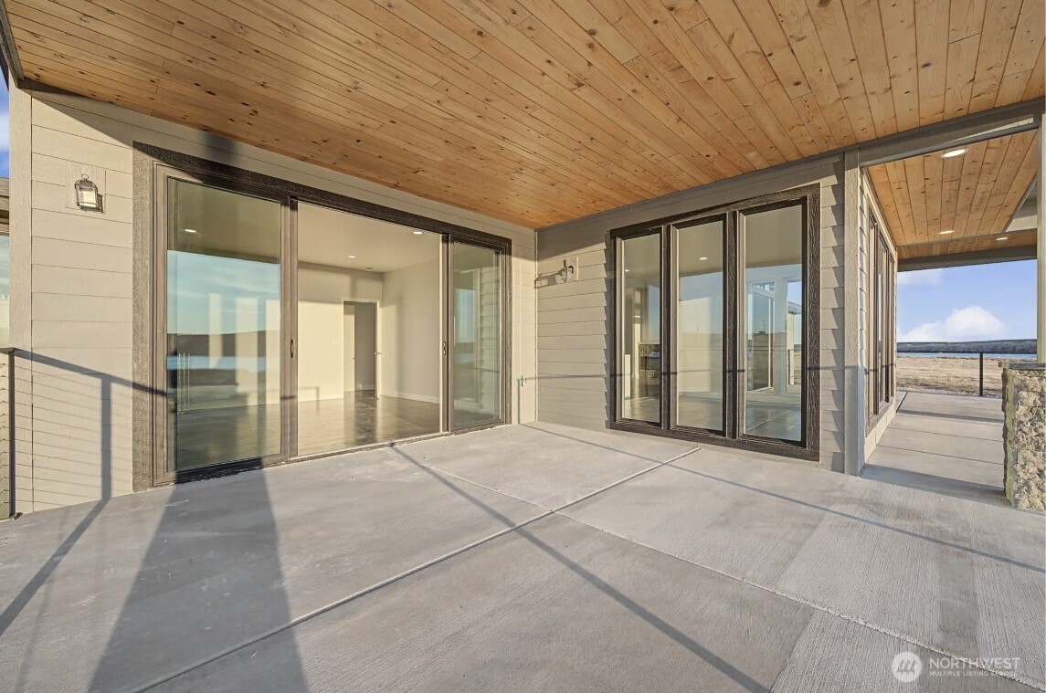 6988 Stonecrest Road NE, Moses Lake, WA 98837