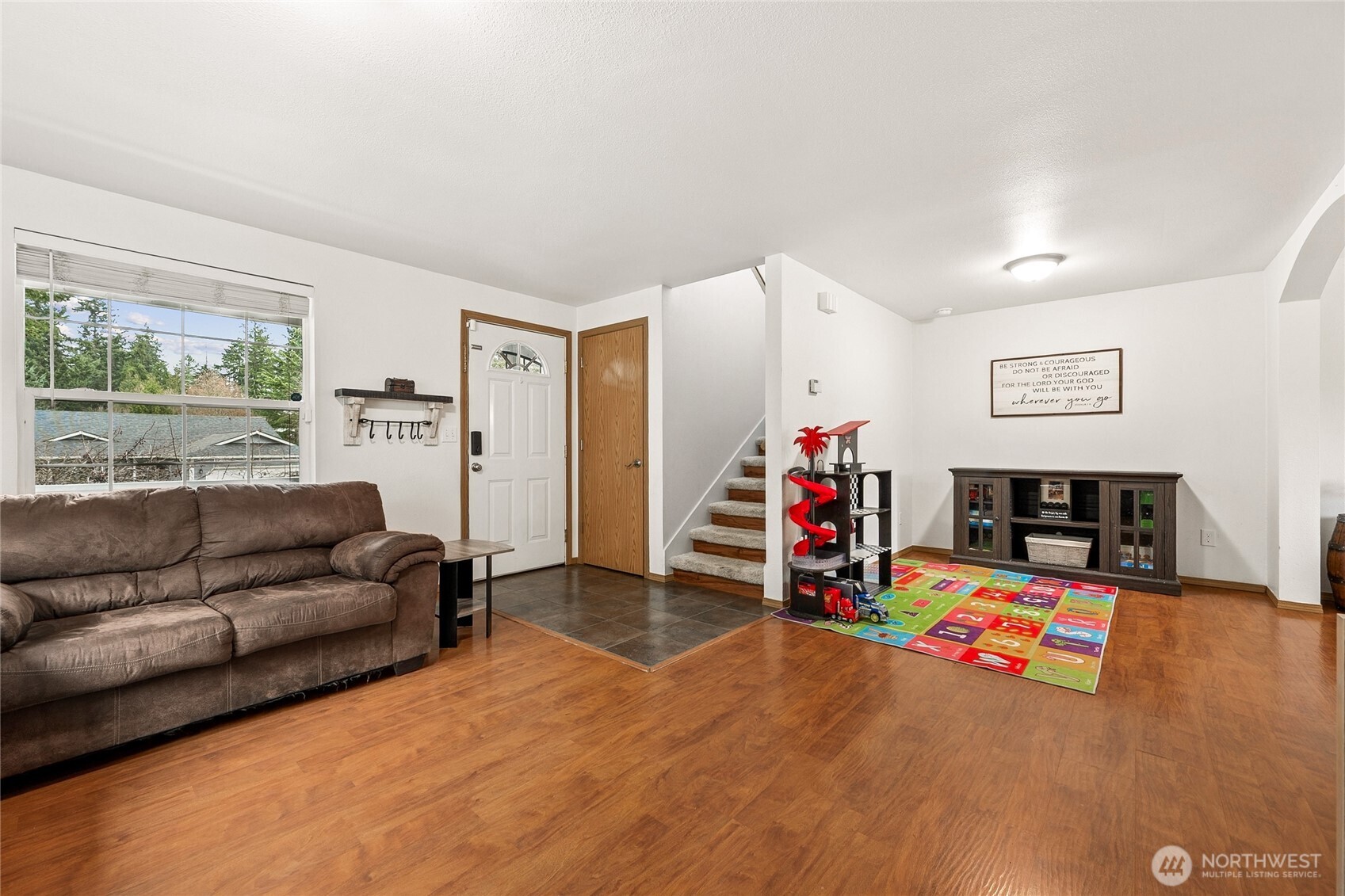 17535 Loop Lane SE, Yelm, WA 98597