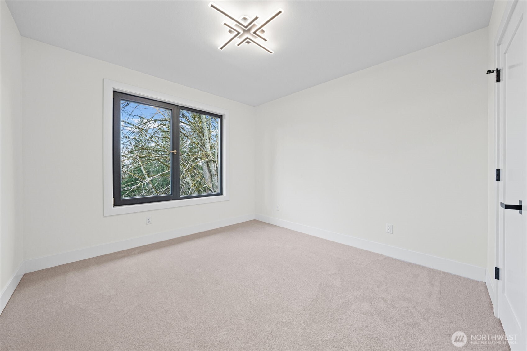 16050 SE 44TH Court , Bellevue, WA 98006