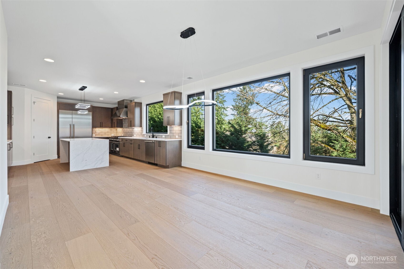 16050 SE 44TH Court , Bellevue, WA 98006