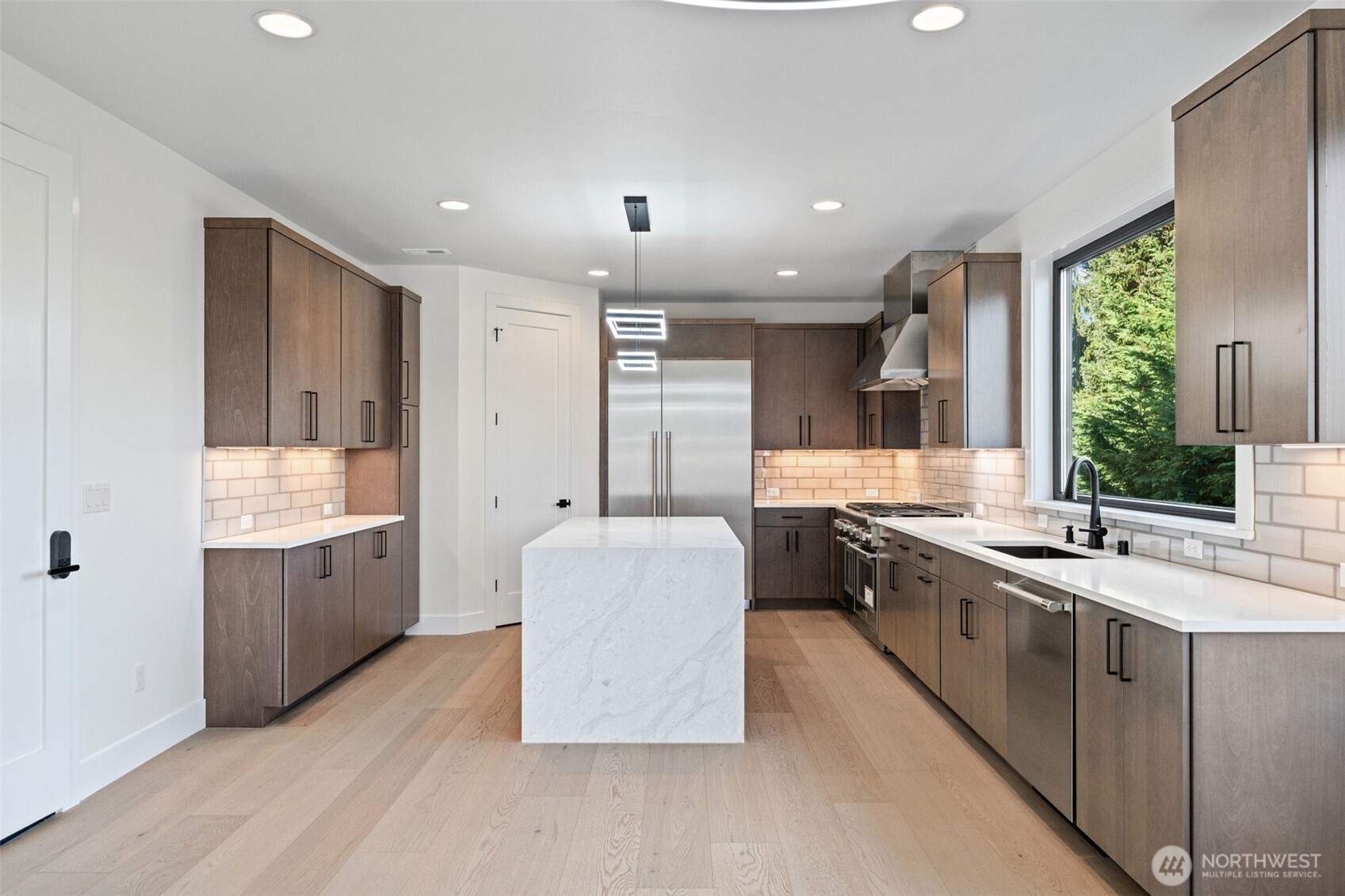 16050 SE 44TH Court , Bellevue, WA 98006