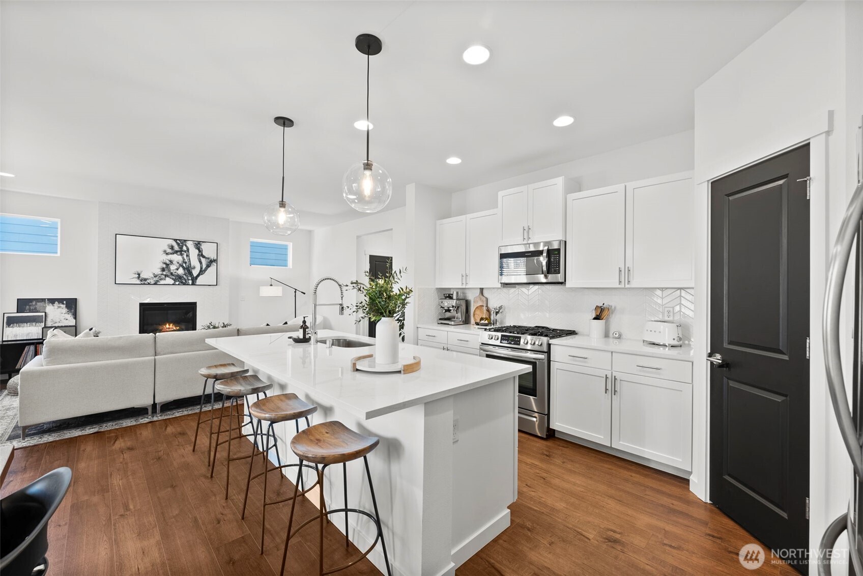 5168 Sinclair Way , Bremerton, WA 98312