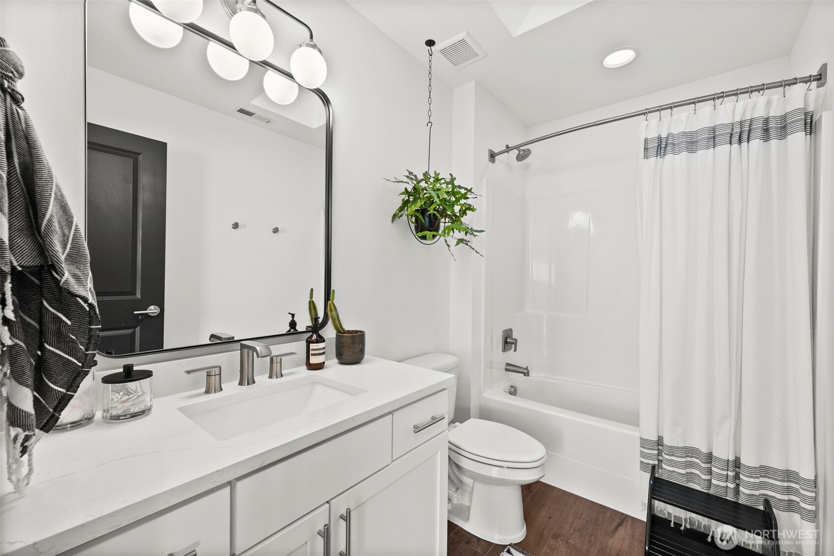 5168 Sinclair Way , Bremerton, WA 98312